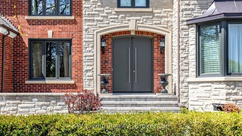 Photo 6 at 2 Cortina Court N, Bayview Hill, Richmond Hill
