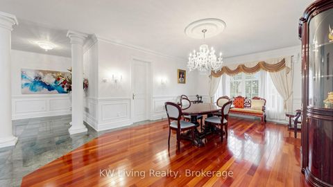 Photo 11 at 2 Cortina Court N, Bayview Hill, Richmond Hill