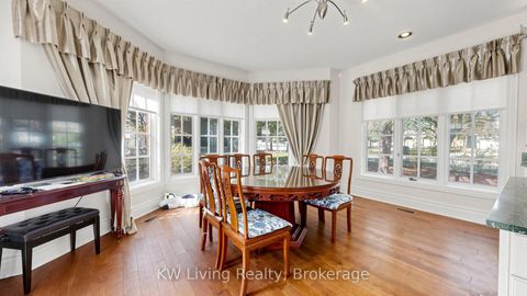 Photo 19 at 2 Cortina Court N, Bayview Hill, Richmond Hill