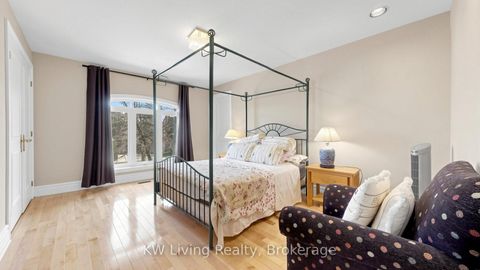 Photo 34 at 2 Cortina Court N, Bayview Hill, Richmond Hill