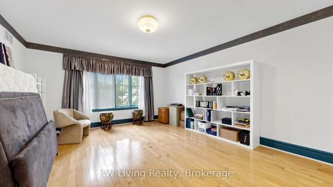 Photo 37 at 2 Cortina Court N, Bayview Hill, Richmond Hill