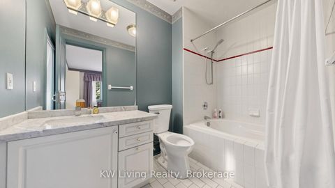 Photo 38 at 2 Cortina Court N, Bayview Hill, Richmond Hill