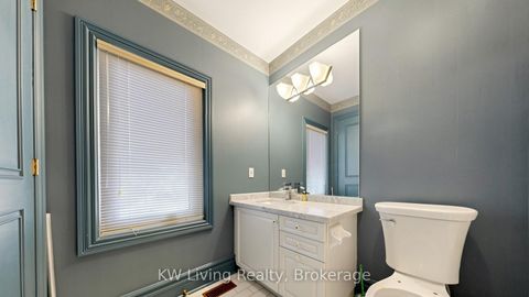Photo 39 at 2 Cortina Court N, Bayview Hill, Richmond Hill