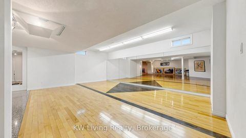 Photo 44 at 2 Cortina Court N, Bayview Hill, Richmond Hill
