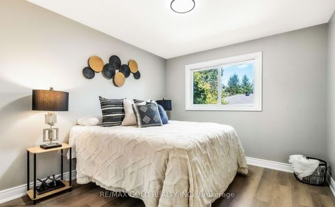 Photo 15 at 27 Sylvia Street, Grove East, Barrie