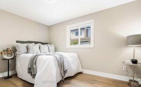 Photo 18 at 27 Sylvia Street, Grove East, Barrie