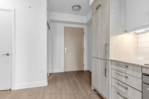 Photo 9 at 611 - 77 Mutual Street, Yonge Corridor, Toronto