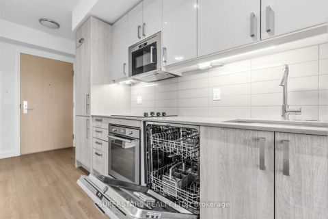 Photo 16 at 611 - 77 Mutual Street, Yonge Corridor, Toronto
