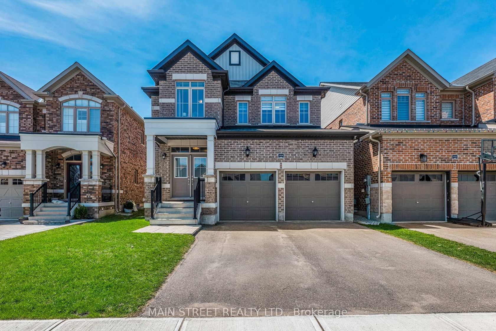 1518 Emberton Way, Alcona, Innisfil photo number 2
