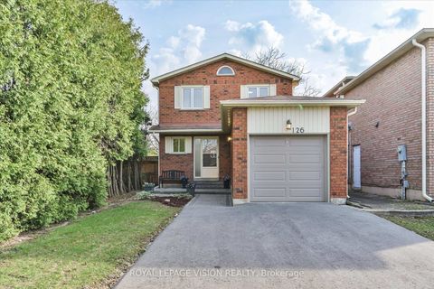 Photo 2 at 126 Richbell Street, Brownridge, Vaughan