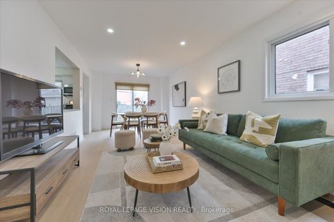 Photo 5 at 126 Richbell Street, Brownridge, Vaughan