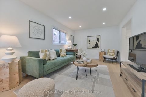 Photo 6 at 126 Richbell Street, Brownridge, Vaughan