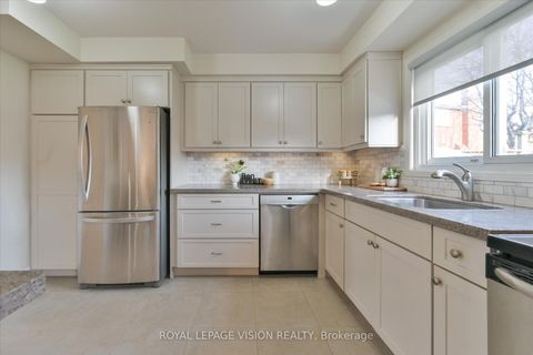 Photo 10 at 126 Richbell Street, Brownridge, Vaughan