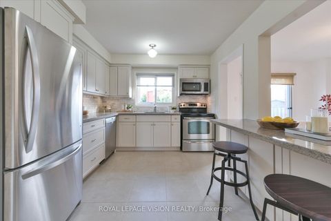 Photo 11 at 126 Richbell Street, Brownridge, Vaughan