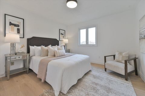 Photo 13 at 126 Richbell Street, Brownridge, Vaughan