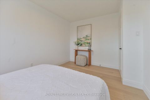 Photo 17 at 126 Richbell Street, Brownridge, Vaughan