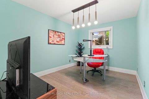 Photo 12 at 5 Canterbury Crescent, Humber Valley, Toronto