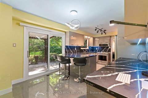 Photo 14 at 5 Canterbury Crescent, Humber Valley, Toronto