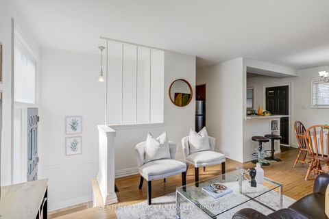 Photo 7 at 10 Mendip Crescent, Dorset Park, Toronto