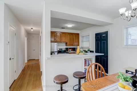 Photo 14 at 10 Mendip Crescent, Dorset Park, Toronto