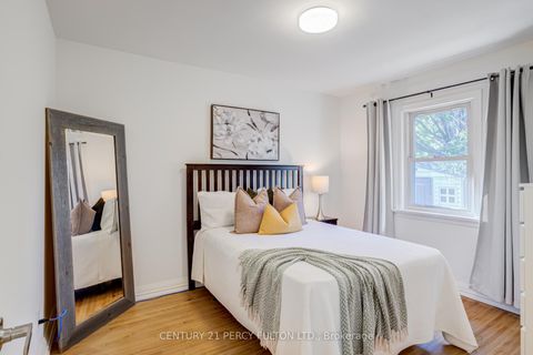 Photo 26 at 10 Mendip Crescent, Dorset Park, Toronto