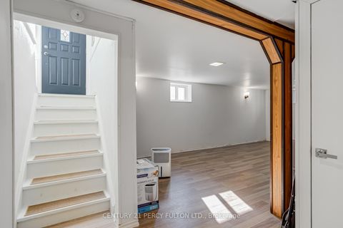 Photo 32 at 10 Mendip Crescent, Dorset Park, Toronto