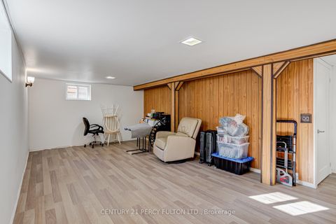 Photo 34 at 10 Mendip Crescent, Dorset Park, Toronto