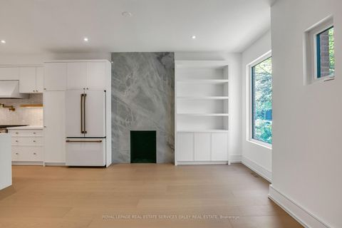 Photo 3 at 195 Albany Avenue, Annex, Toronto