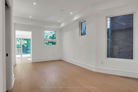 Photo 5 at 195 Albany Avenue, Annex, Toronto