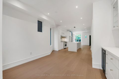 Photo 7 at 195 Albany Avenue, Annex, Toronto