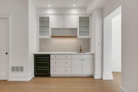 Photo 8 at 195 Albany Avenue, Annex, Toronto