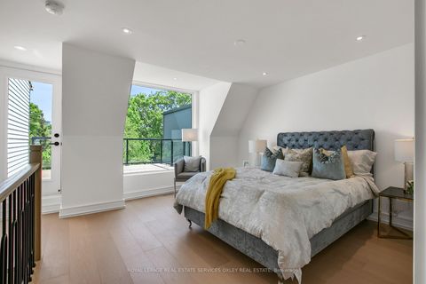 Photo 17 at 195 Albany Avenue, Annex, Toronto