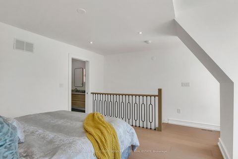 Photo 18 at 195 Albany Avenue, Annex, Toronto