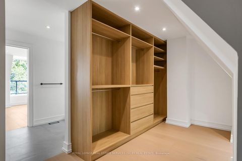 Photo 20 at 195 Albany Avenue, Annex, Toronto
