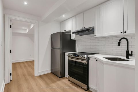 Photo 33 at 195 Albany Avenue, Annex, Toronto