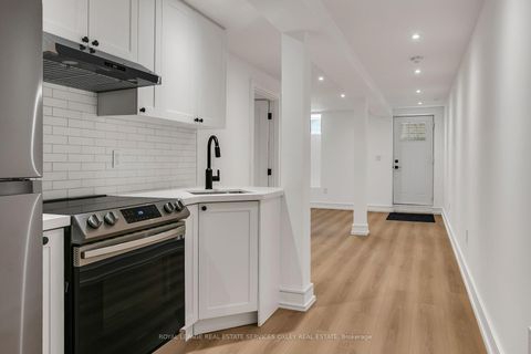 Photo 34 at 195 Albany Avenue, Annex, Toronto