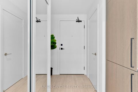 Photo 3 at 4606 - 55 Mercer Street, Waterfront Communities C1, Toronto