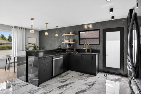 Photo 5 at 19 Hardwick Court, West Deane, Toronto