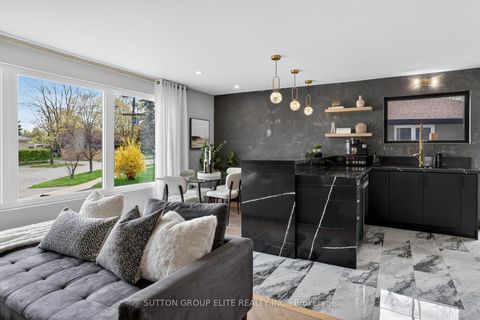 Photo 11 at 19 Hardwick Court, West Deane, Toronto