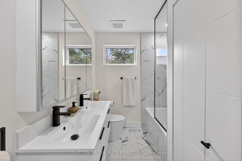Photo 17 at 19 Hardwick Court, West Deane, Toronto