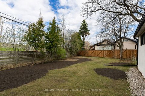 Photo 27 at 19 Hardwick Court, West Deane, Toronto