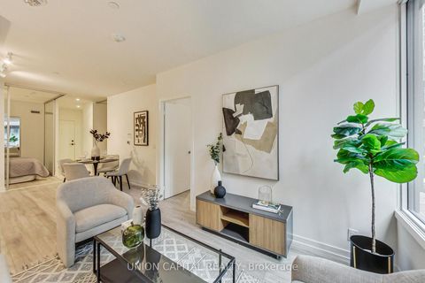 Photo 5 at 611 - 55 Mercer Street, Waterfront Communities C1, Toronto