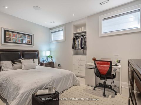 Photo 37 at 10 Malaren Road, Maple, Vaughan