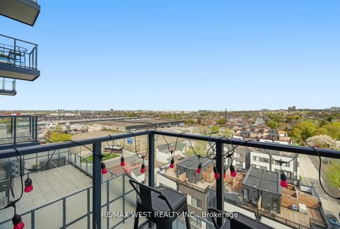 Photo 15 at 801 - 1808 St. Clair Avenue W, Junction Area, Toronto
