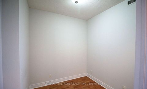 Photo 5 at 808 - 1 Clairtrell Road, Willowdale East, Toronto