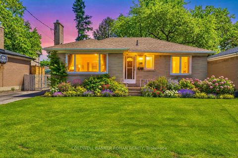 Photo 0 at 48 Cartier Crescent, Crosby, Richmond Hill