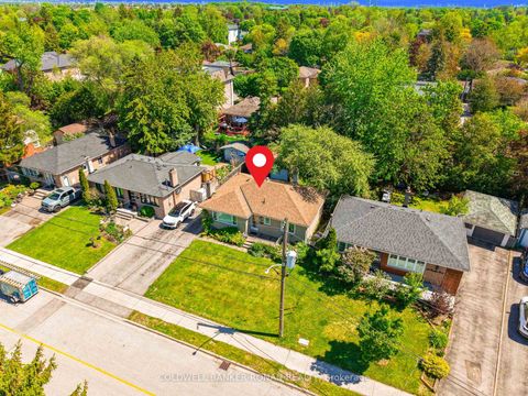 Photo 8 at 48 Cartier Crescent, Crosby, Richmond Hill