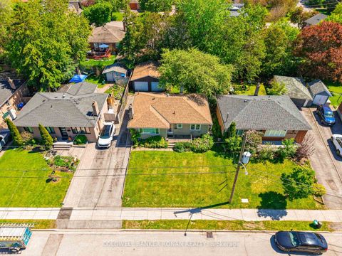 Photo 9 at 48 Cartier Crescent, Crosby, Richmond Hill
