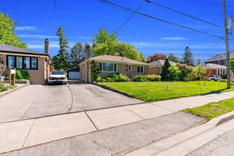 Photo 15 at 48 Cartier Crescent, Crosby, Richmond Hill