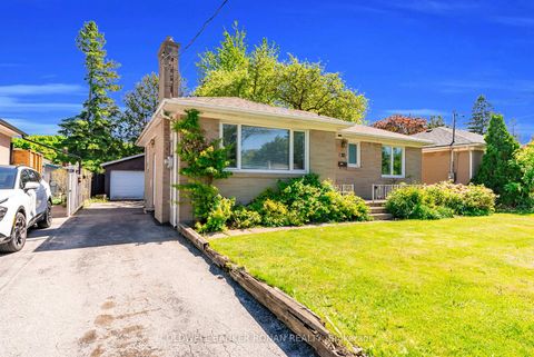Photo 16 at 48 Cartier Crescent, Crosby, Richmond Hill